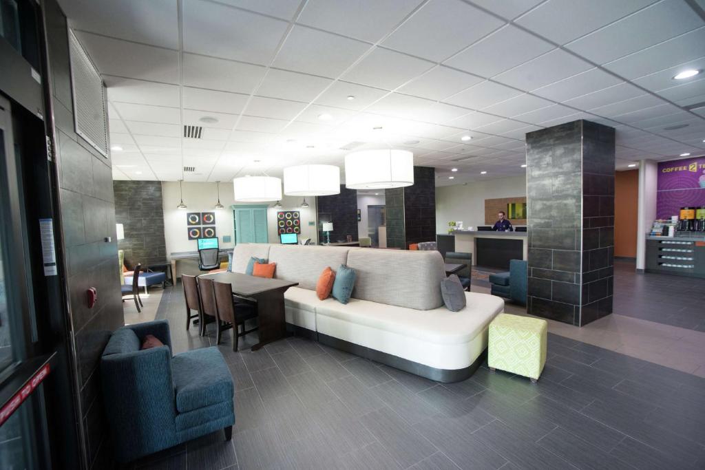 Home2 Suites by Hilton Tulsa Hills photo 4