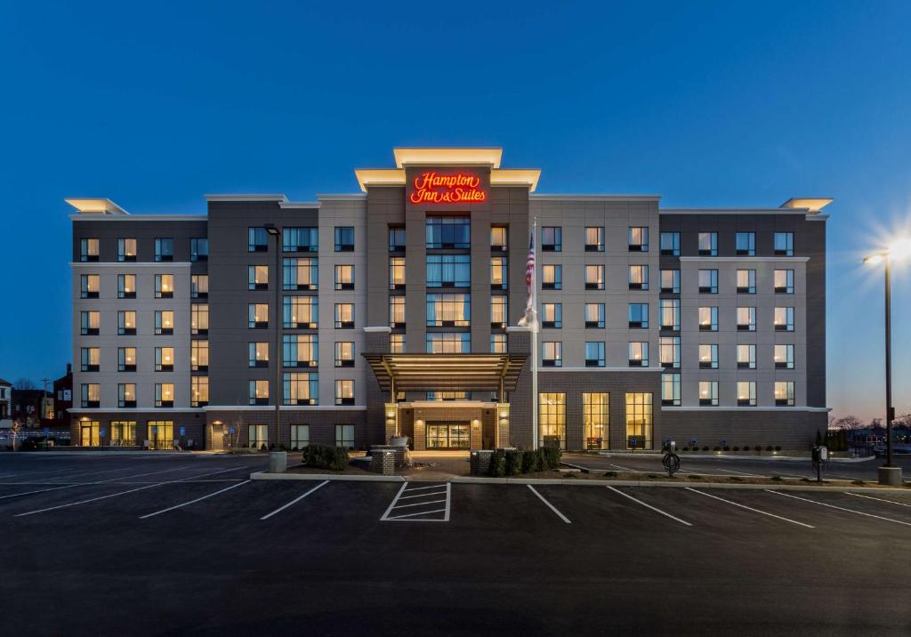 Hampton Inn & Suites Newport/Cincinnati image