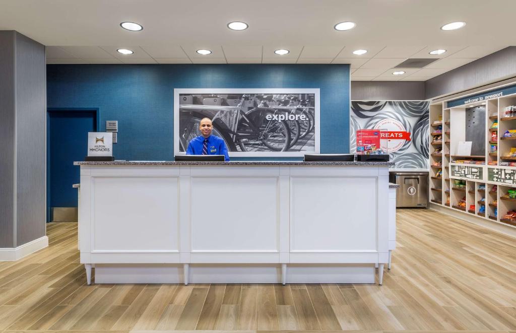 Hampton Inn & Suites Newport/Cincinnati, KY photo 3