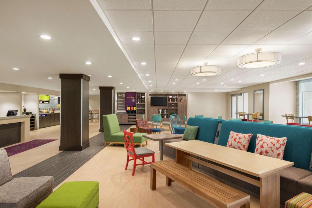 Home2 Suites by Hilton Woodbridge Potomac Mills image