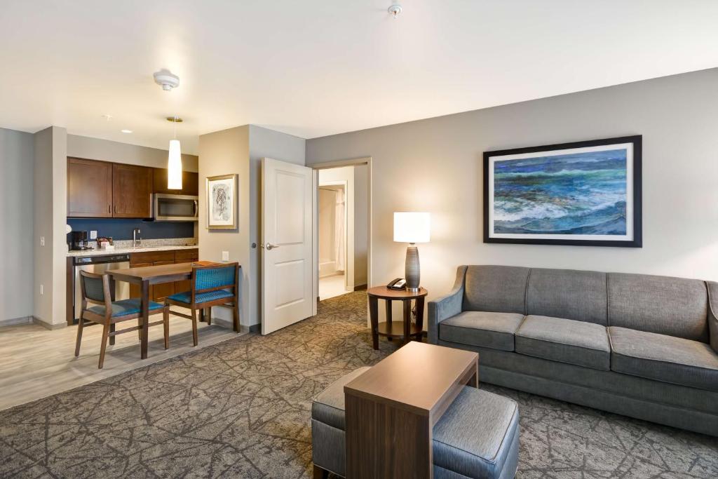 Homewood Suites by Hilton Phoenix Tempe ASU Area - Tap to explore photos