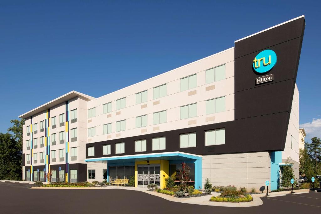 Tru by Hilton McDonough image