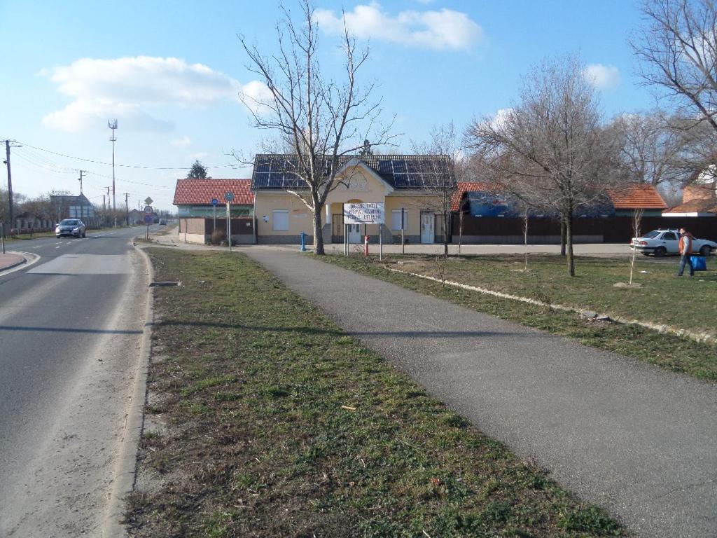 Karneol Apartmanház Cserkeszőlő photo 1
