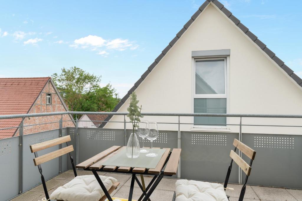 Design-Apartment - Küche - Balkon - Tiefgarage photo 4