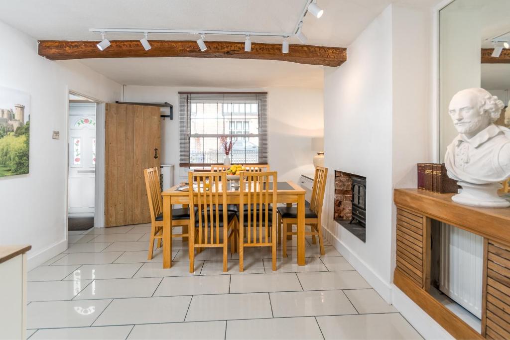 Bard's Cottage photo 4