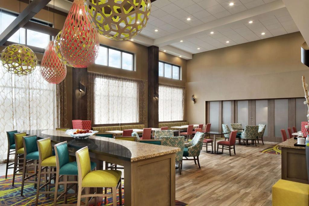 Hampton Inn & Suites St. Louis/Alton, IL photo 4