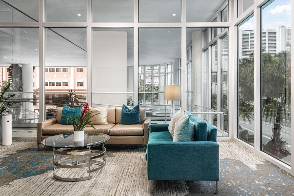 Embassy Suites By Hilton Sarasota photo 3