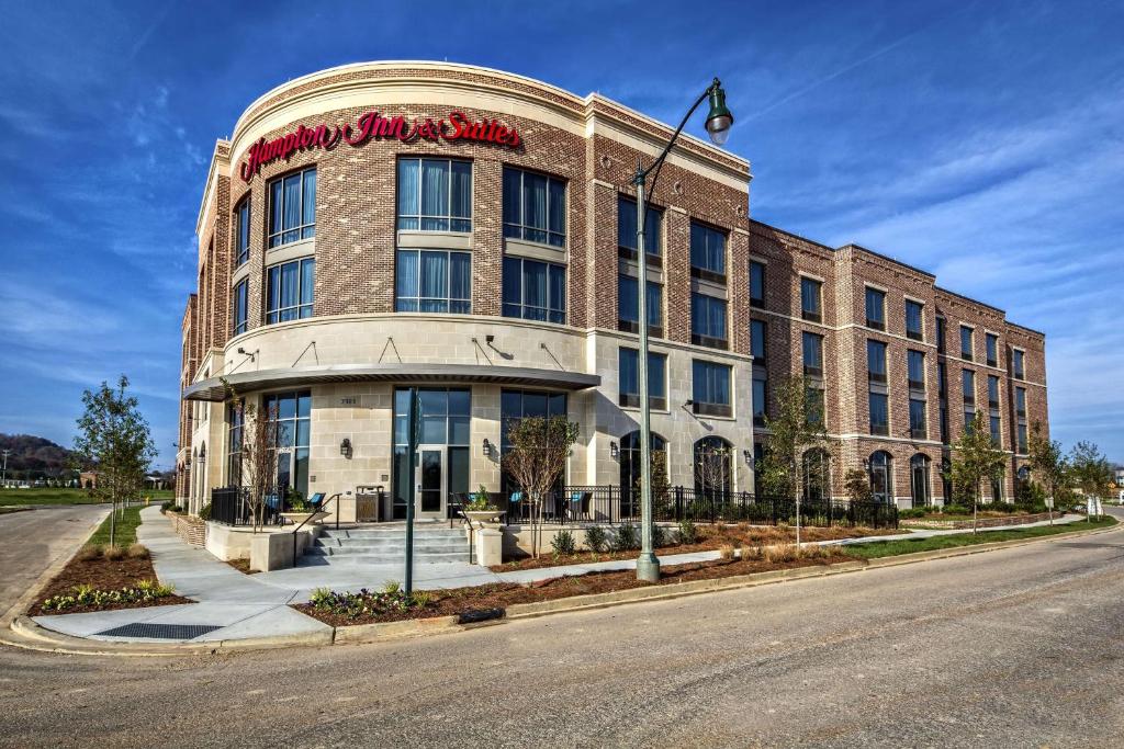 Hampton Inn & Suites Franklin Berry Farms image