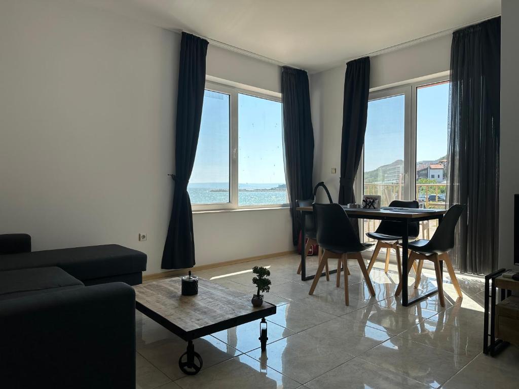 25m FROM THE BEACH!! Luxury Sea Paradise Apartment photo 2