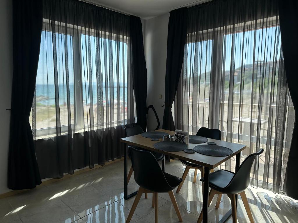 25m FROM THE BEACH!! Luxury Sea Paradise Apartment photo 3