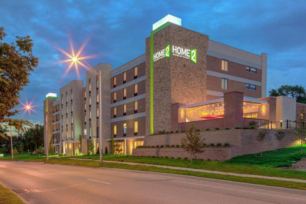 Home2 Suites by Hilton Bloomington photo 2