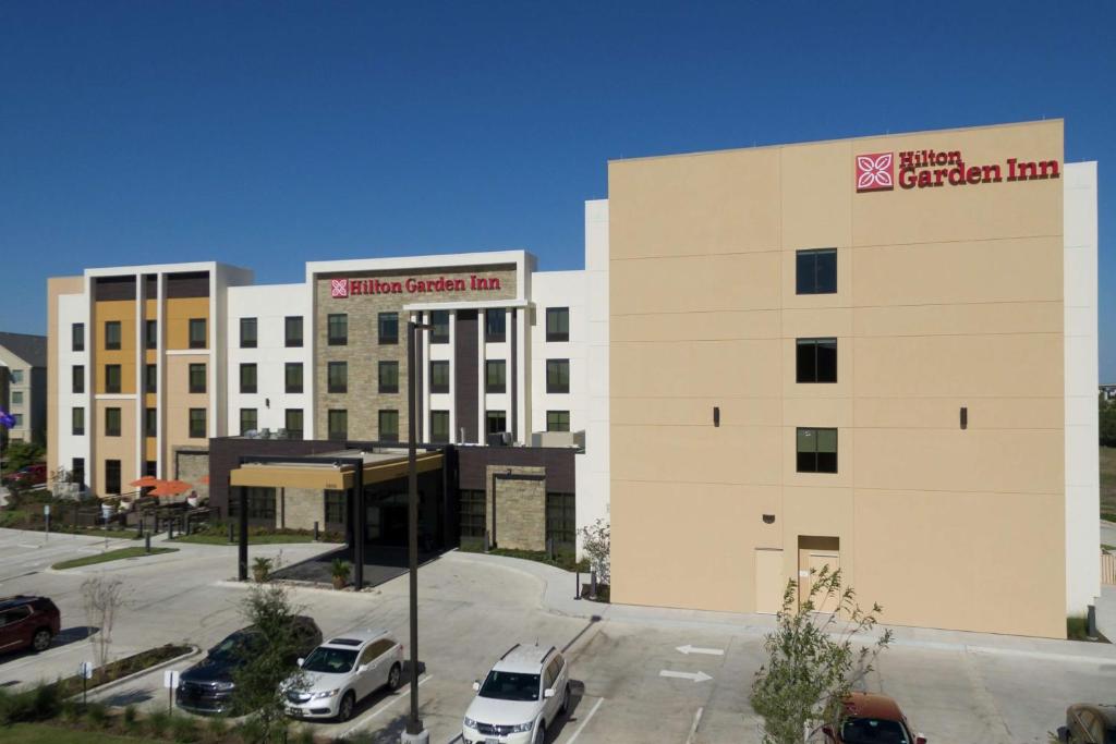 Hilton Garden Inn Waco photo 1