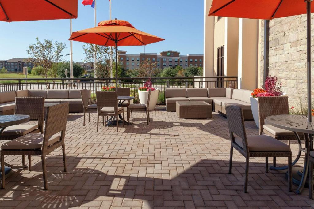 Hilton Garden Inn Waco photo 2