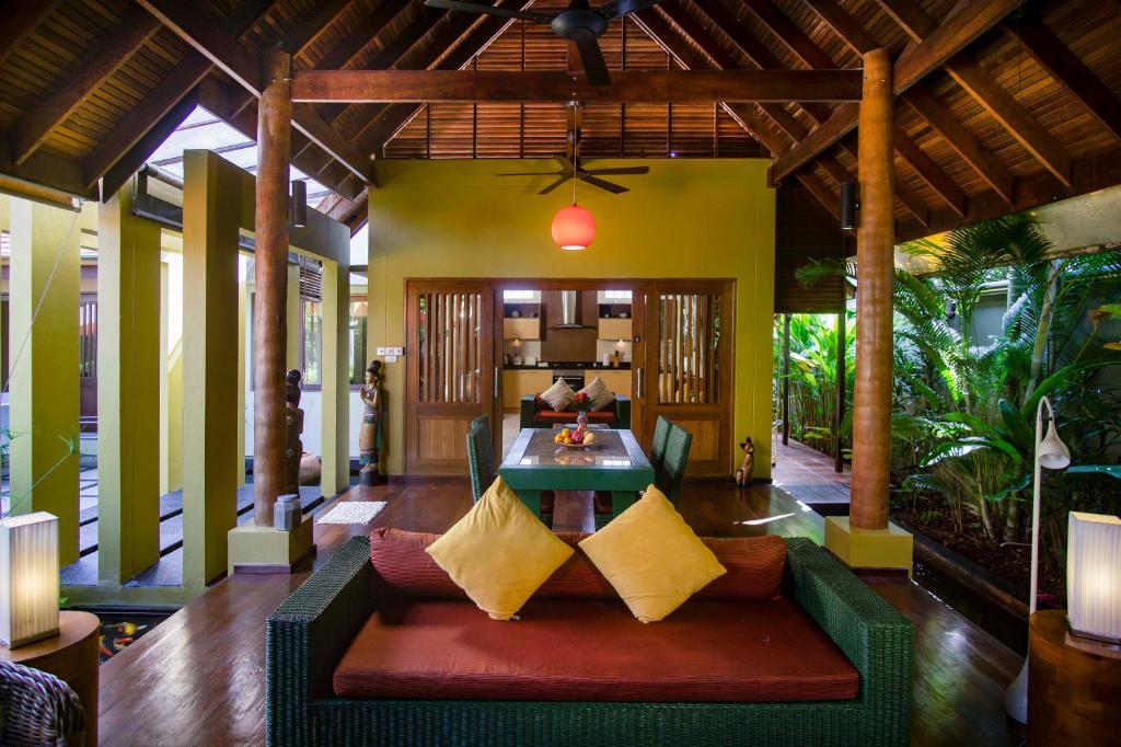 Romantic 1 Bed Villa with Pool - 150 mtrs to beach photo 1