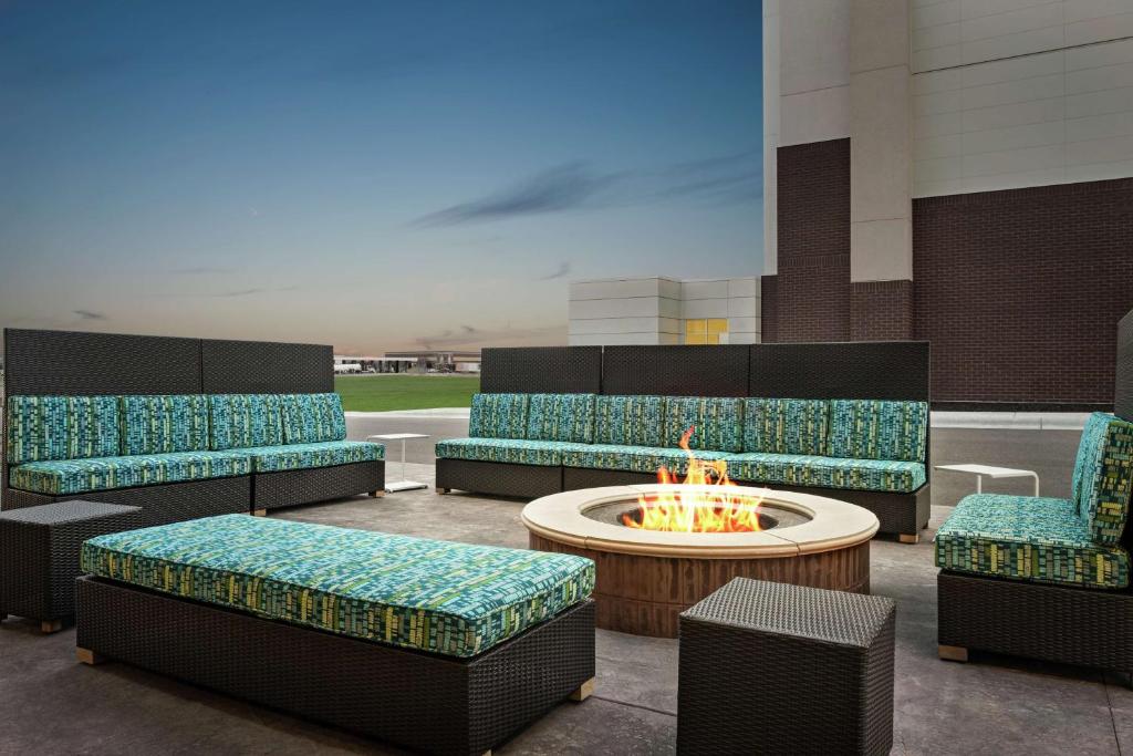Home2 Suites By Hilton Brooklyn Park Minneapolis photo 3