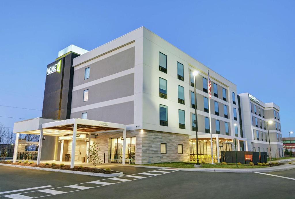Home2 Suites by Hilton Clarksville Louisville North image