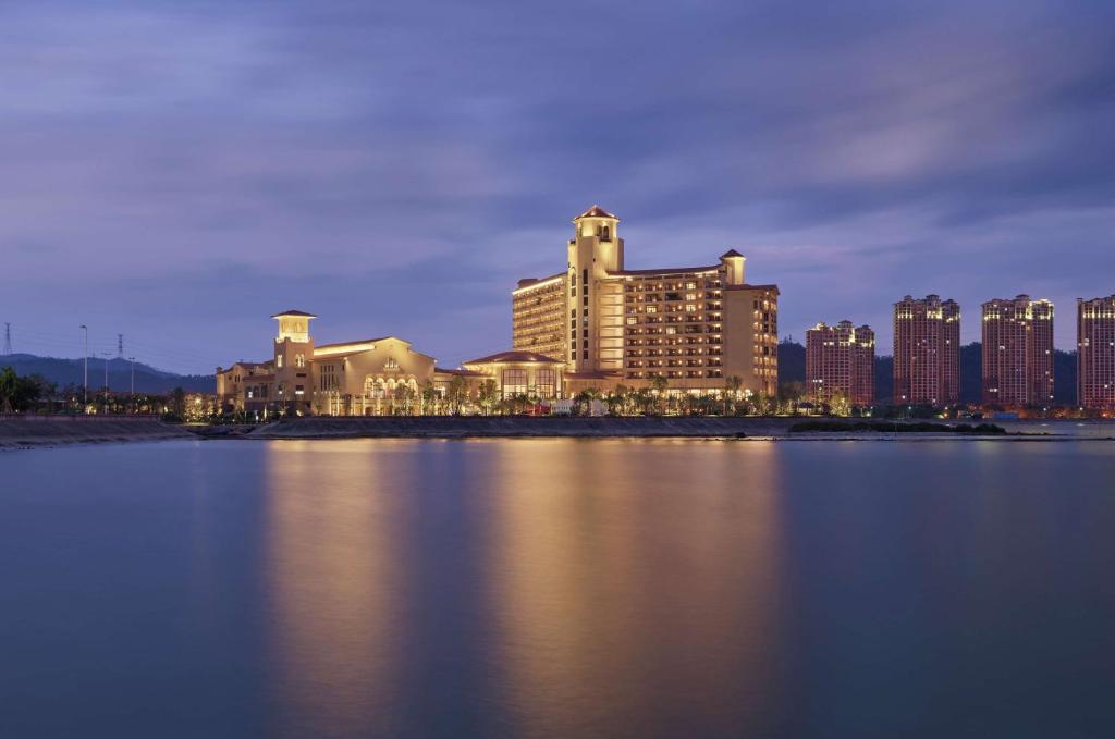 Doubletree By Hilton Huidong Resort photo 4