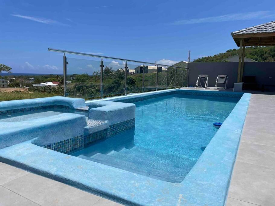 Luxury Ocean View Villa with Backyard Pool photo 3