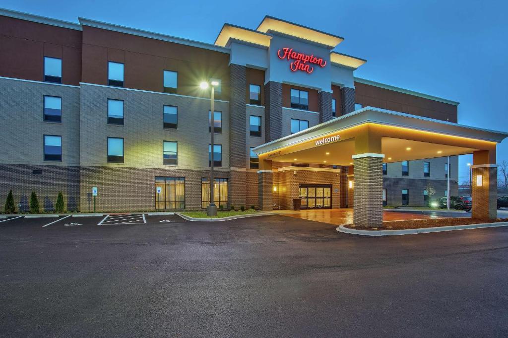Hampton Inn Simpsonville image