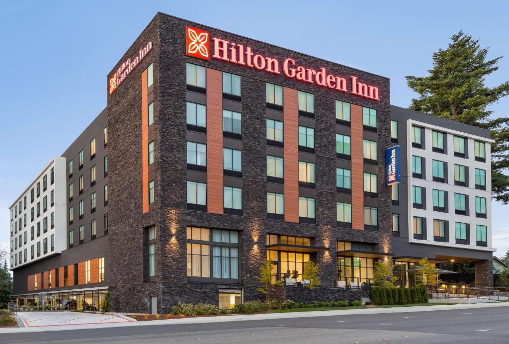 Hilton Garden Inn Seattle Airport image