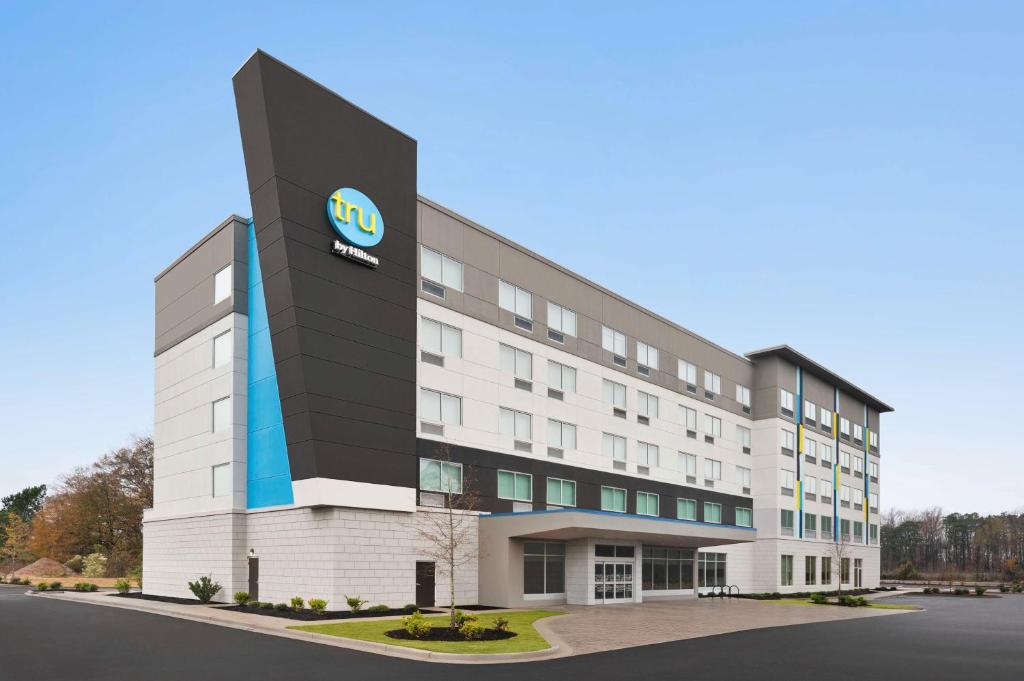 Tru by Hilton Greenville Woodruff Road image