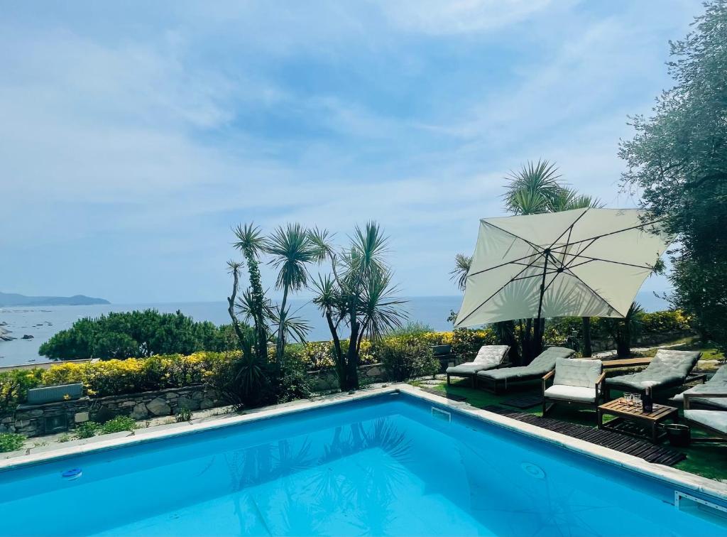Sea view Villa with big swimming pool and private beach