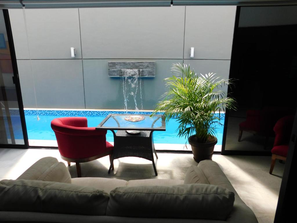 Urban Oasis Retreat