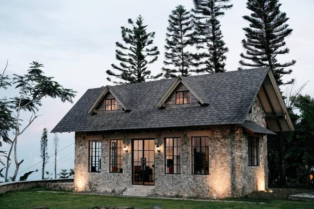 The Old Country Stone House photo 1