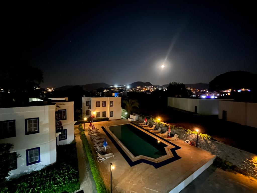 Ege Apartments