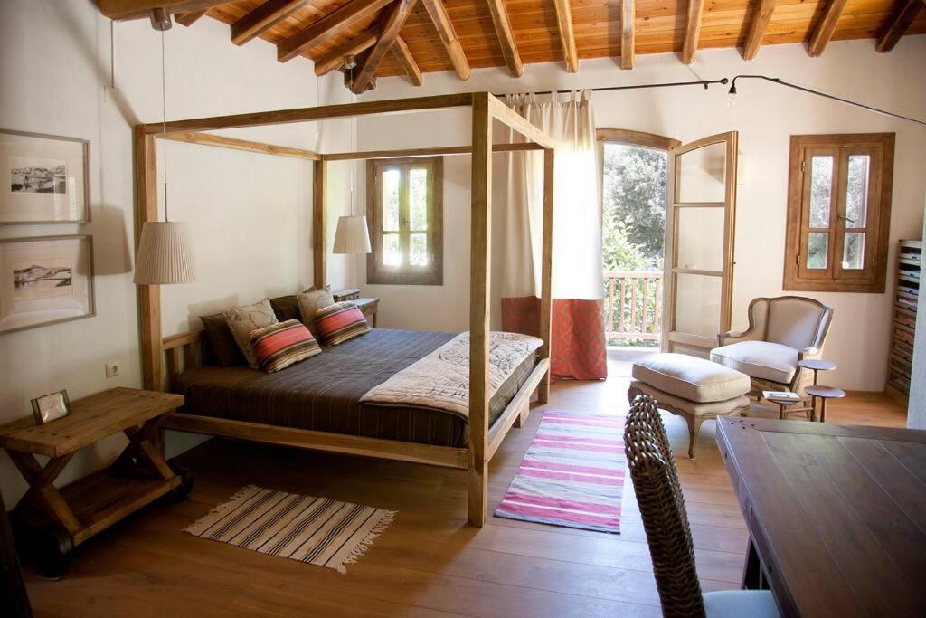 beachfront villa, Sun and sea photo 1