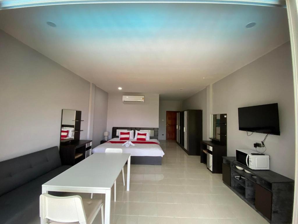 pool villa rawai photo 3