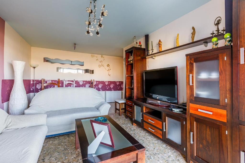 A&N Pool Apartment Near Beach Torre del Mar - Tap to explore photos