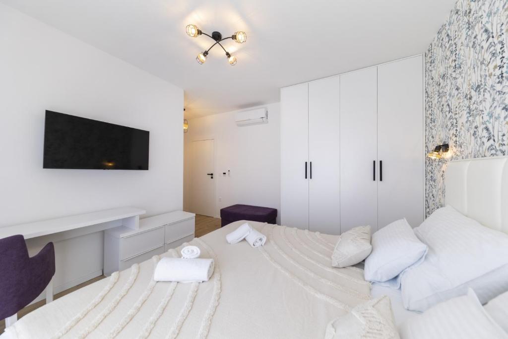 CROWONDER Mila Prestige Villa with Heated Swimming Pool, Jacuzzi and Sauna photo 1
