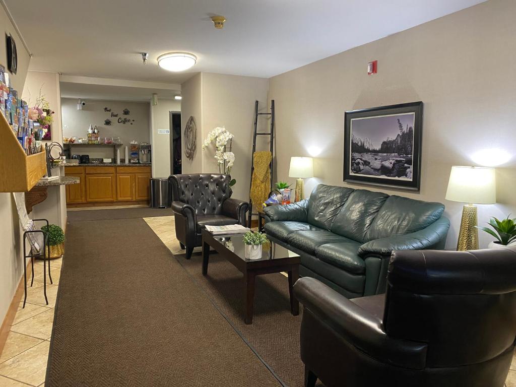 Dillon Inn photo 2