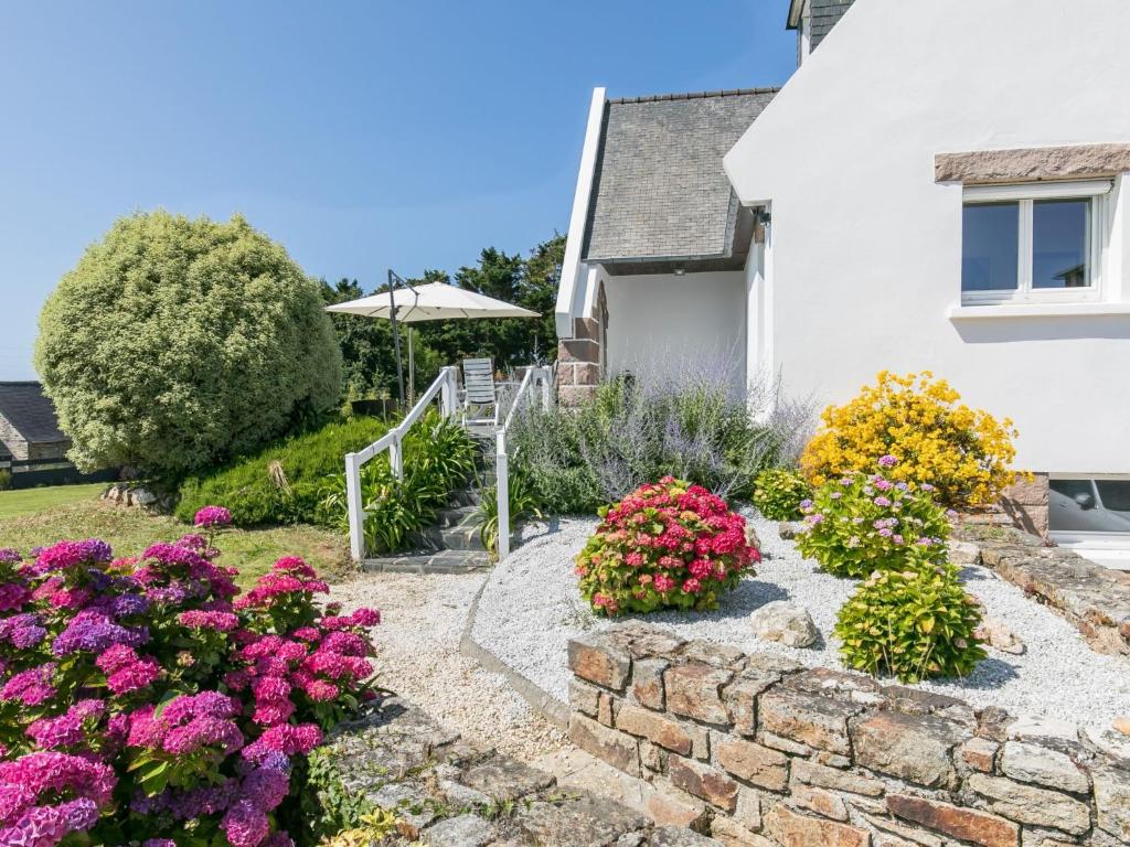 Holiday Home Reve de Mer - LOQ215 by Interhome