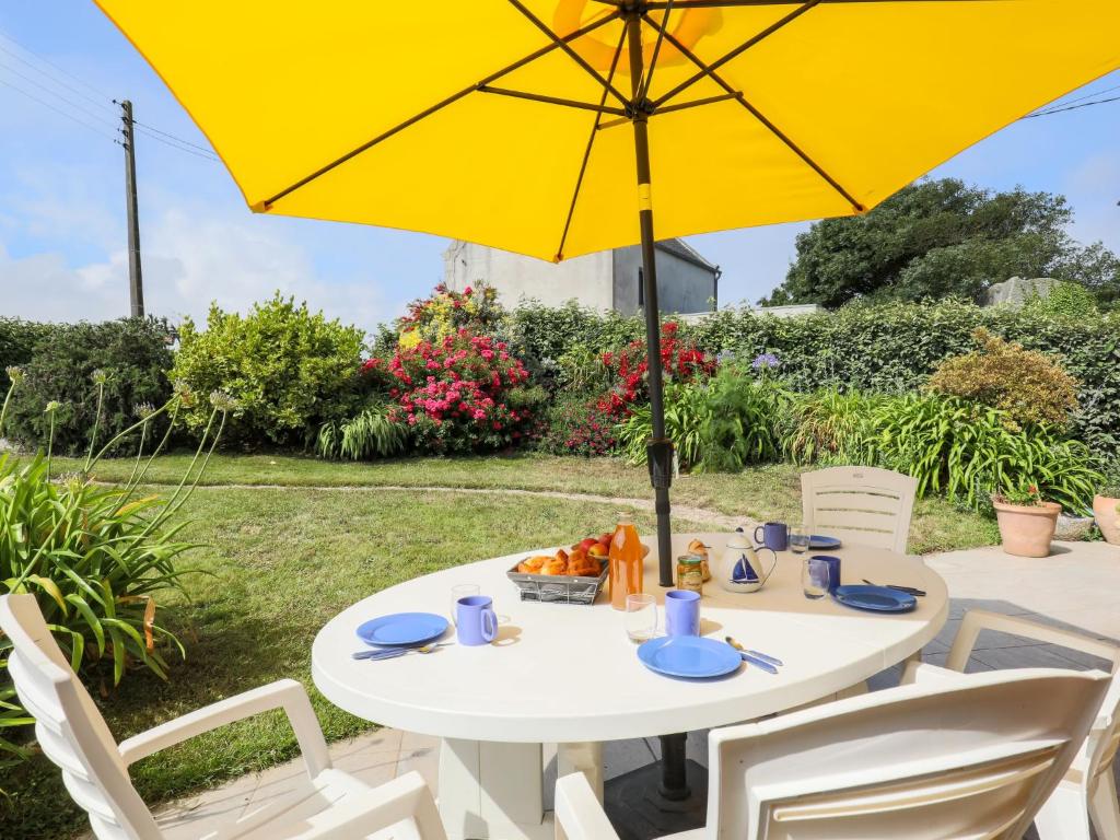 Holiday Home Ty Glaz - CED223 by Interhome photo 1