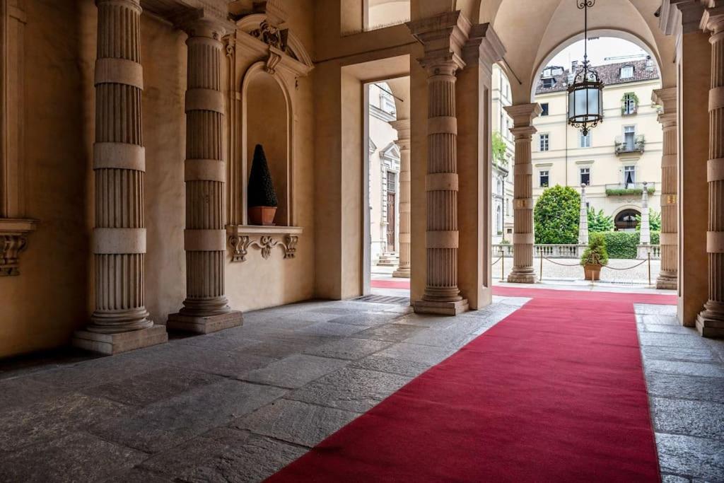 Art Heaven-Suite Graneri in Torino Centro - Tap to explore photos