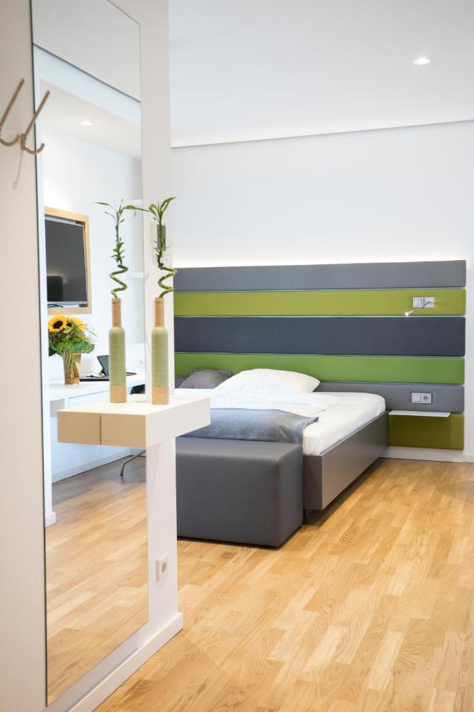 Seven Hotel + Boardinghouse photo 2