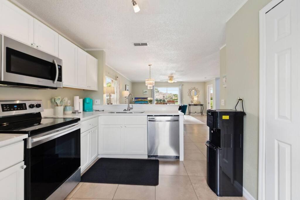 Large 3BR w/ 3Bth Golf+Pool+BBQ photo 1