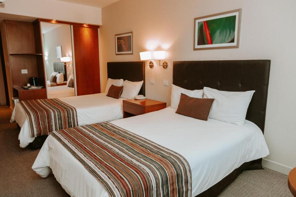 Howard Johnson Hotel Yerba Buena photo 1