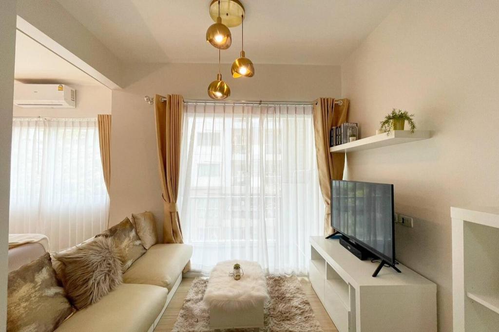 Cozy living at Sukhumvit 77 BTS Onnut, Bangkok City