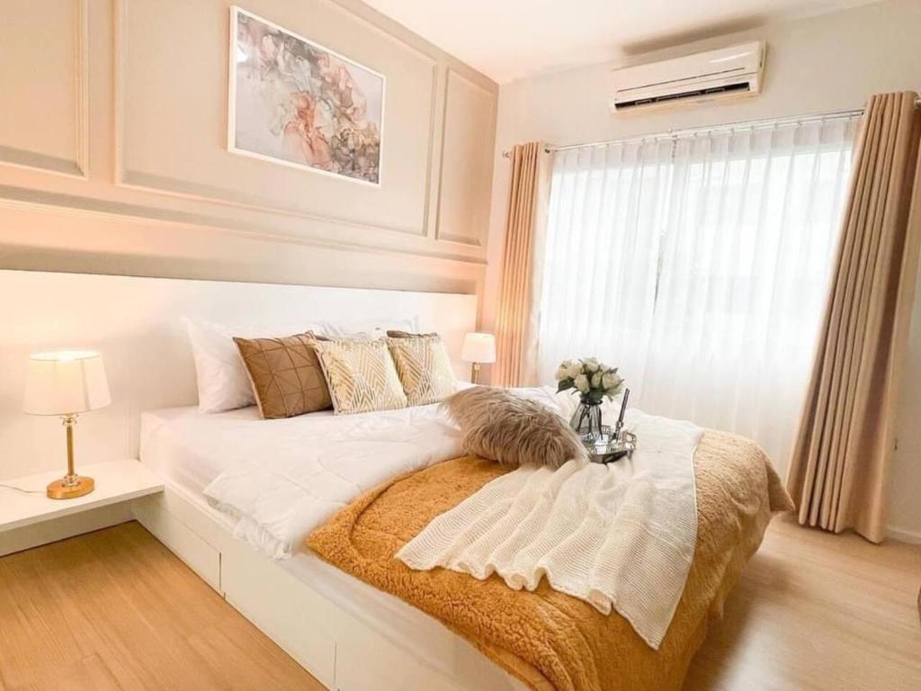 Cozy living at Sukhumvit 77 BTS Onnut, Bangkok City photo 3