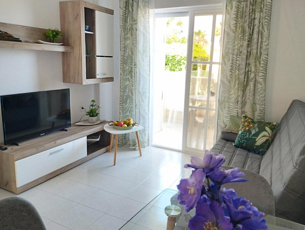 Torrevista three bedroom apartment, two swimming pools and garage photo 3