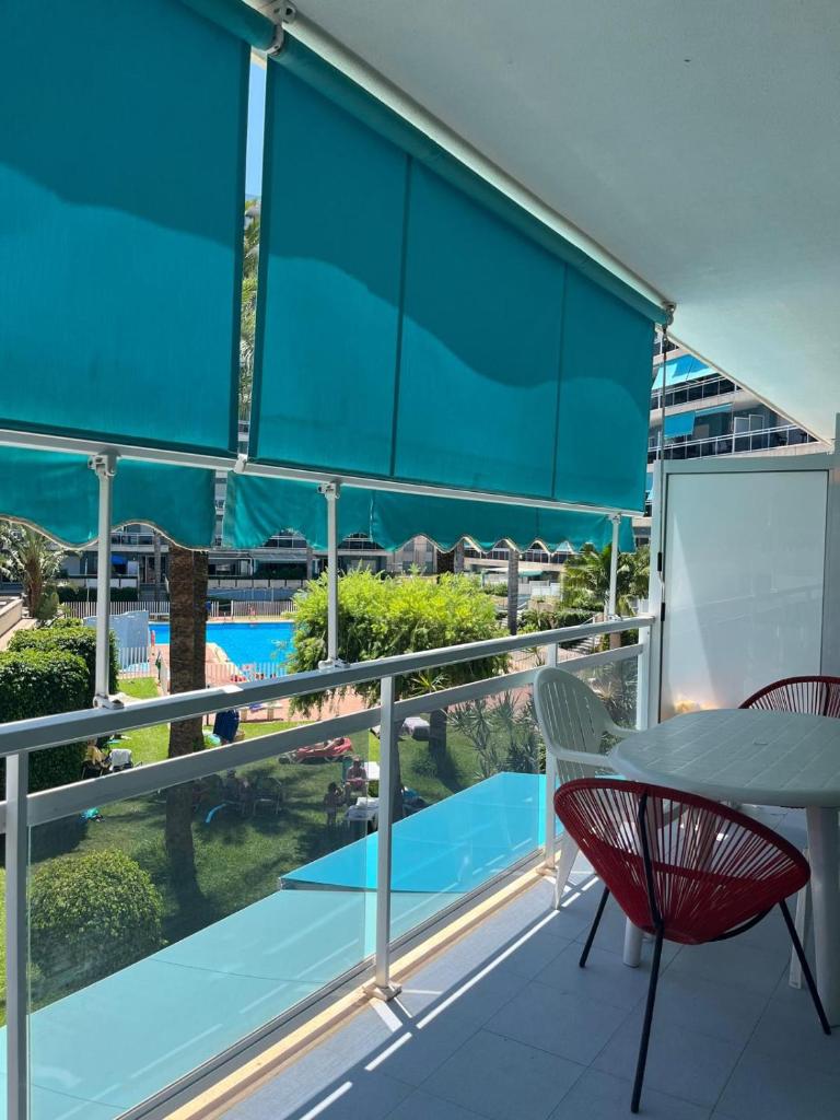 Apartamento con piscina en la playa de Gandia SOLO FAMILIAS