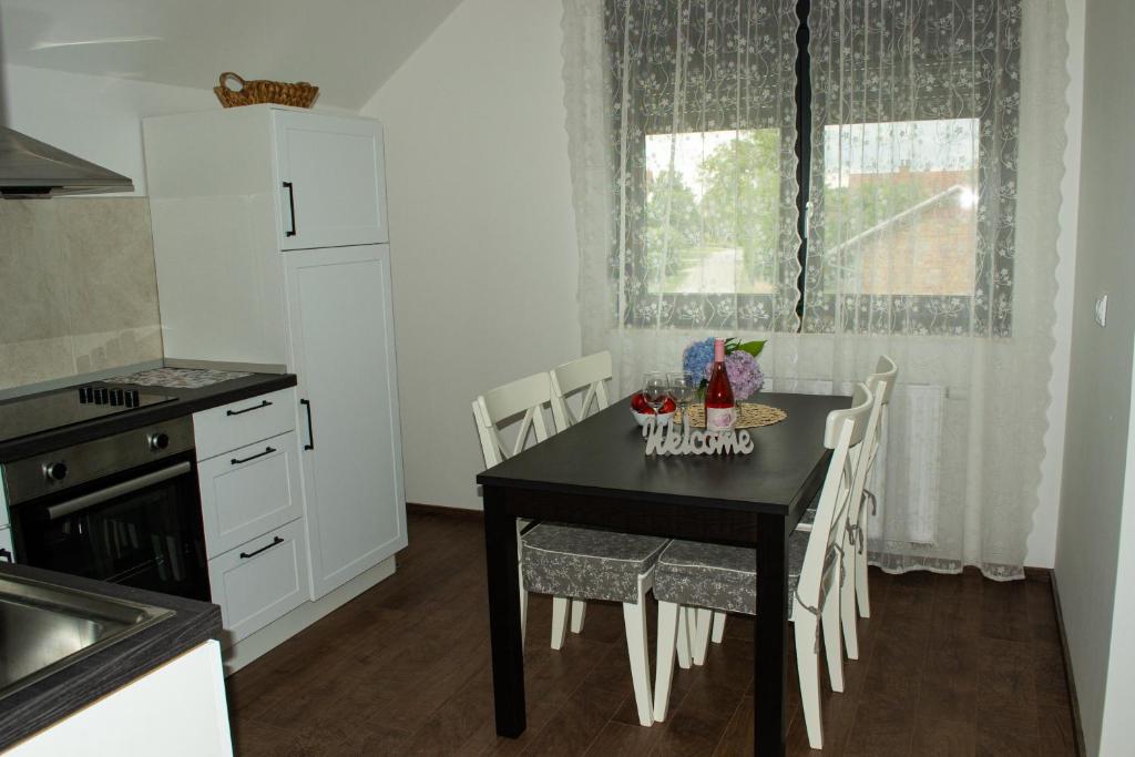 Kraljeva hiža - Apartmani i sobe Kralj photo 4