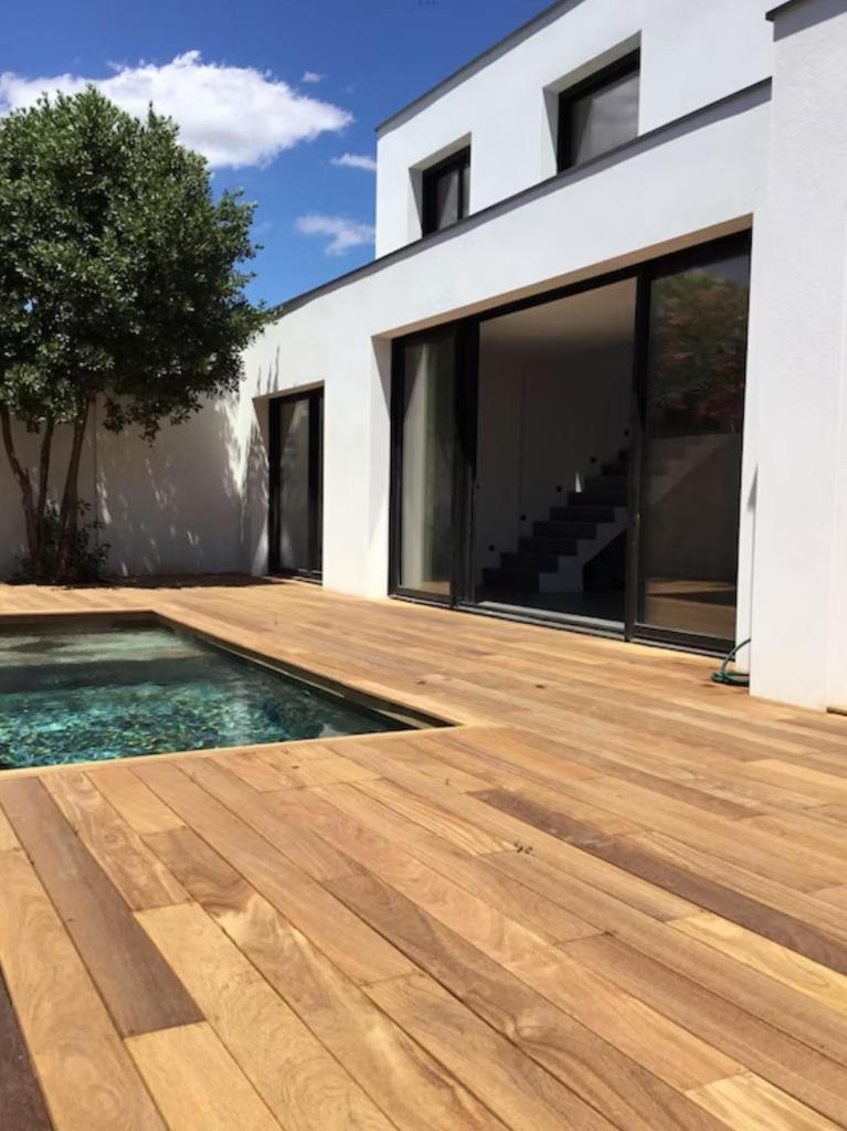 Villa avec piscine bord de mer CARNON