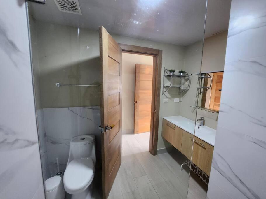 Apartamento moderno con piscina photo 1