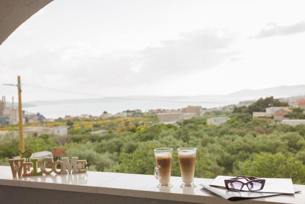 Apartment Two M with beautiful view at the see photo 1