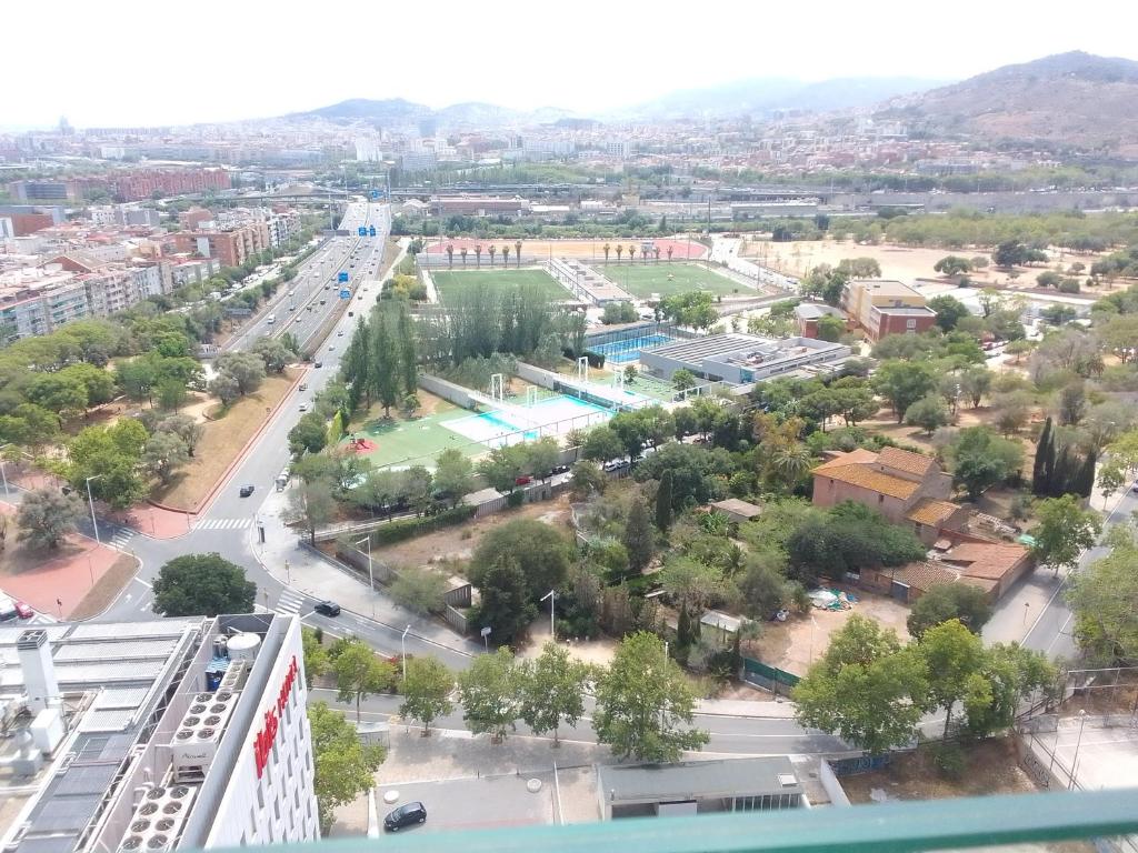 Espectacular apartamento de alquiler en Santa Coloma Barcelona photo 1