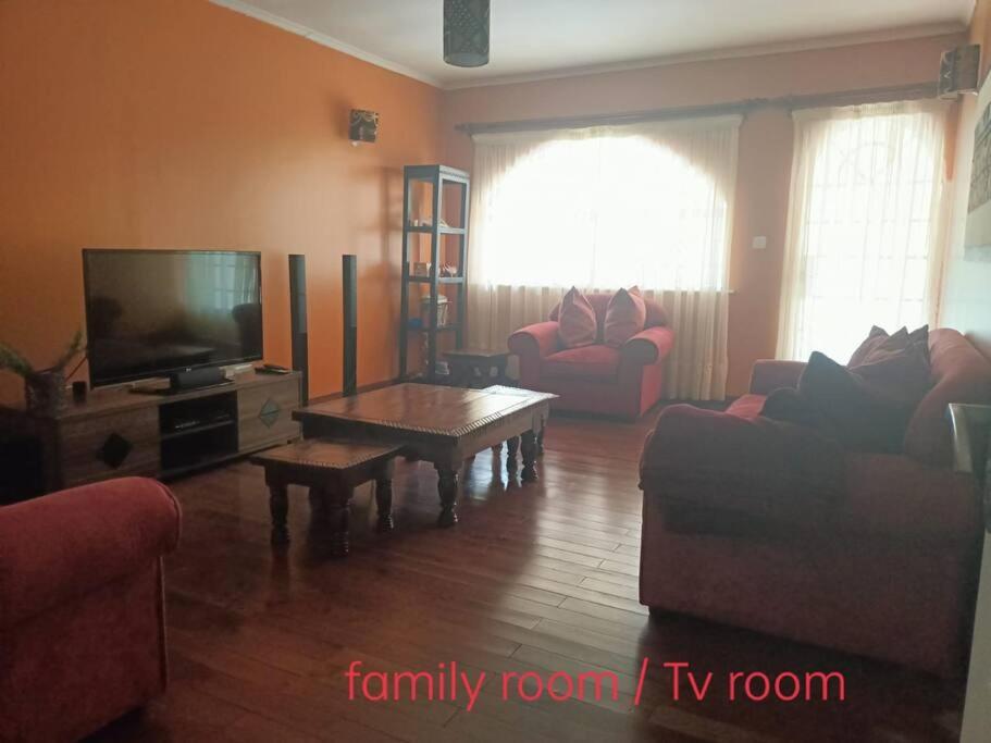 Karen white villa photo 2